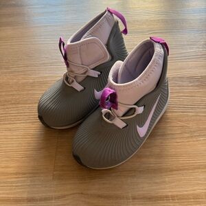 Nike Binzie Toddler Waterproof Rain Boots